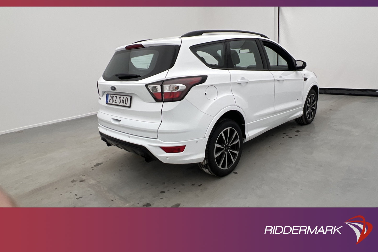 Ford Kuga 2.0 TDCi AWD ST-Line CarPlay P-sensorer 180hk