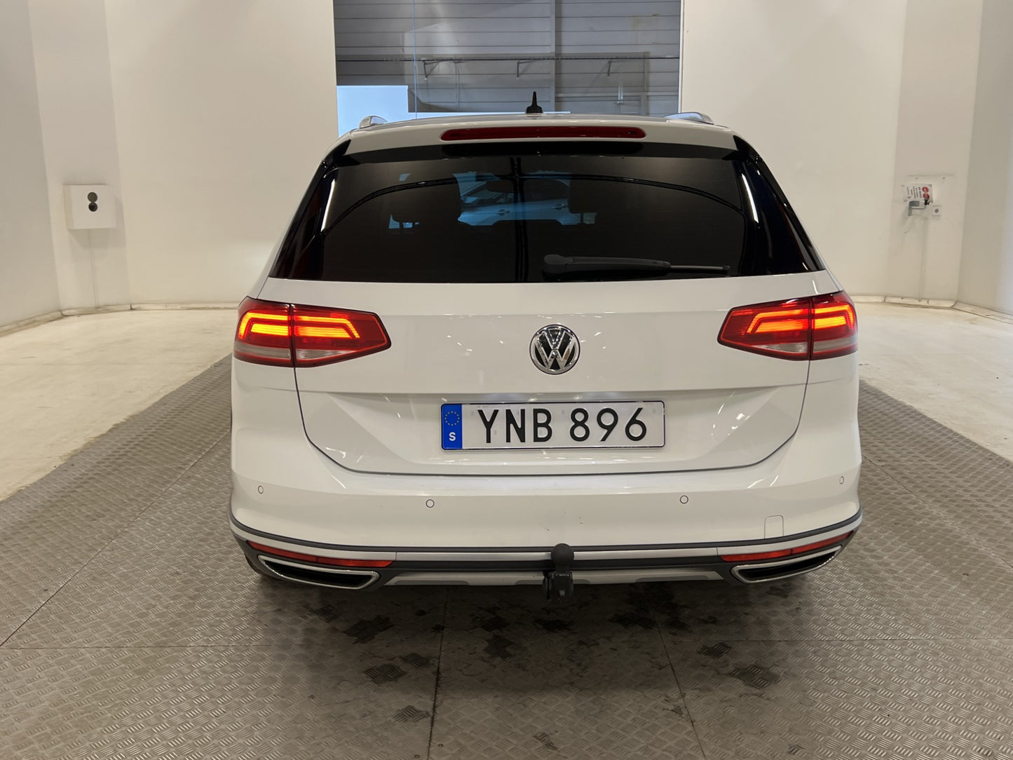 Volkswagen Passat Alltrack 4M 190hk Executive Pano Värmare