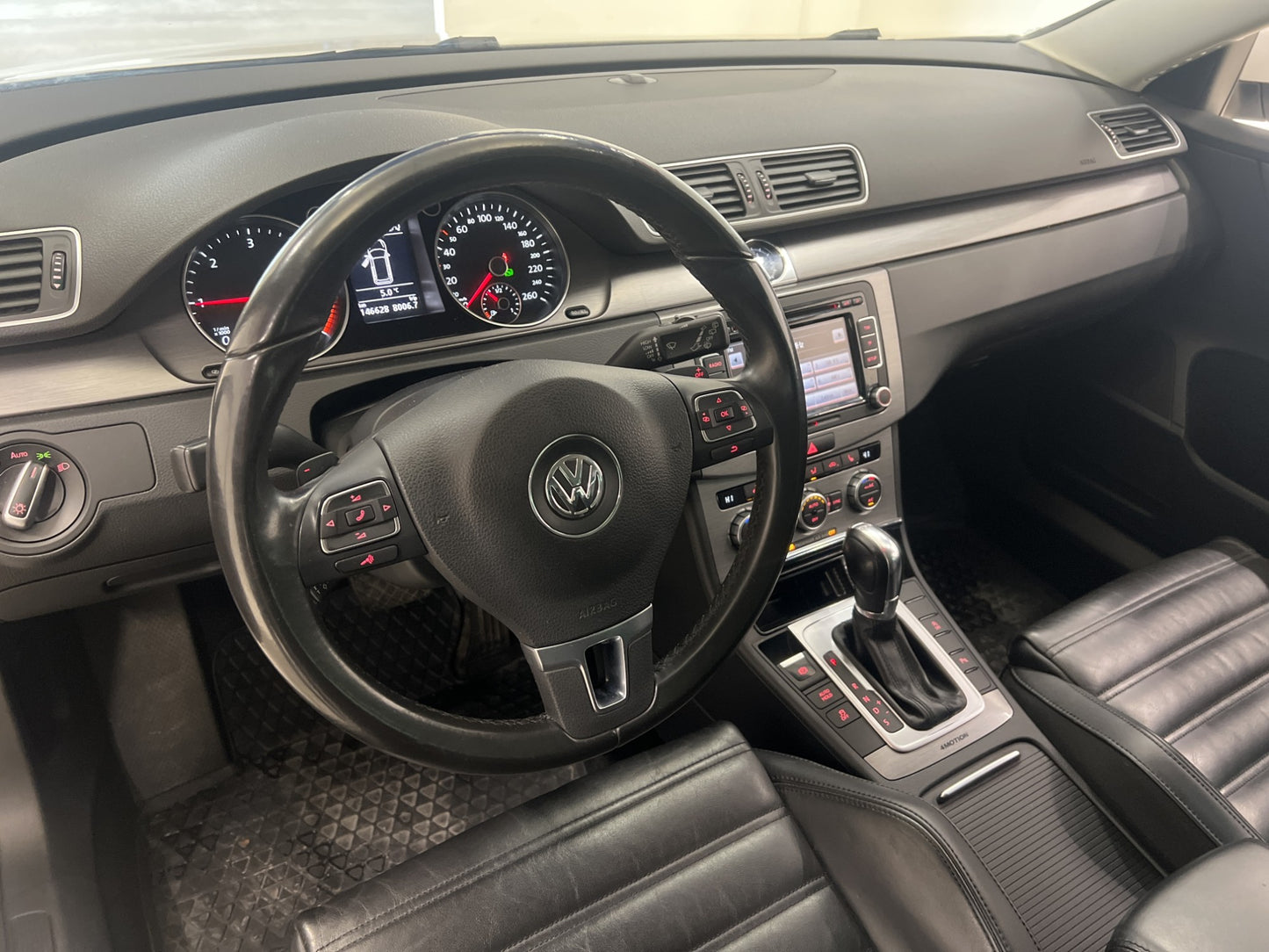 Volkswagen Passat 2.0 TDI 4M R-line Kamera Drag Skinn D-värm