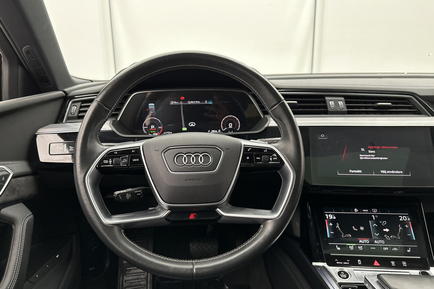 Audi e-tron 55 Quattro S-Line Pano B&O 360 S-Säten Drag MOMS