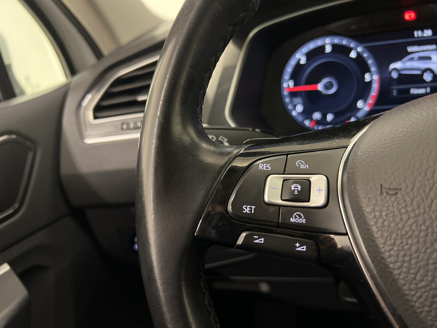 Volkswagen Tiguan TDI 4M 190hk Premium GT Cockpit Värm Drag