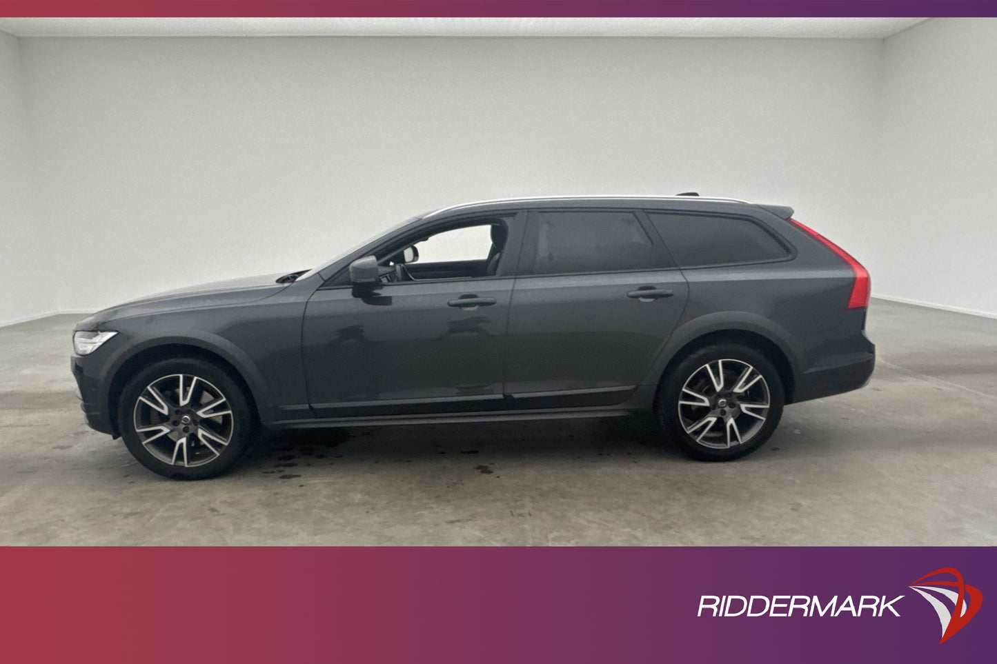 Volvo V90 Cross Country T5 AWD Pro VOC HUD Kamera Skinn Drag