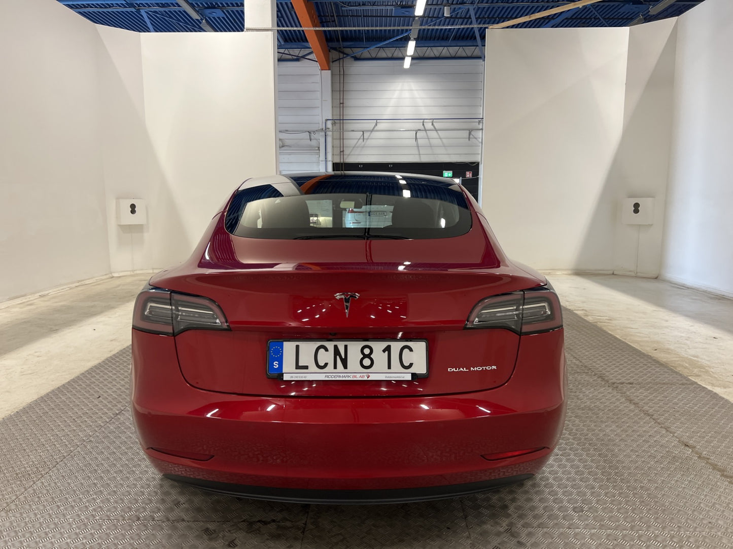 Tesla Model 3 Long Range AWD 440hk Svensksåld Moms