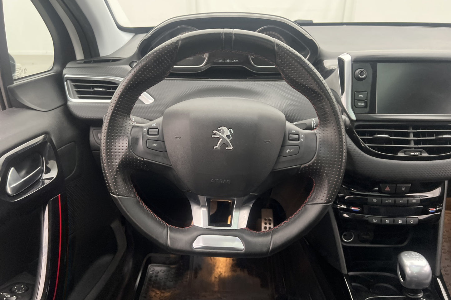 Peugeot 2008 PureTech 130hk GT-Line Pano Sensorer Välservad