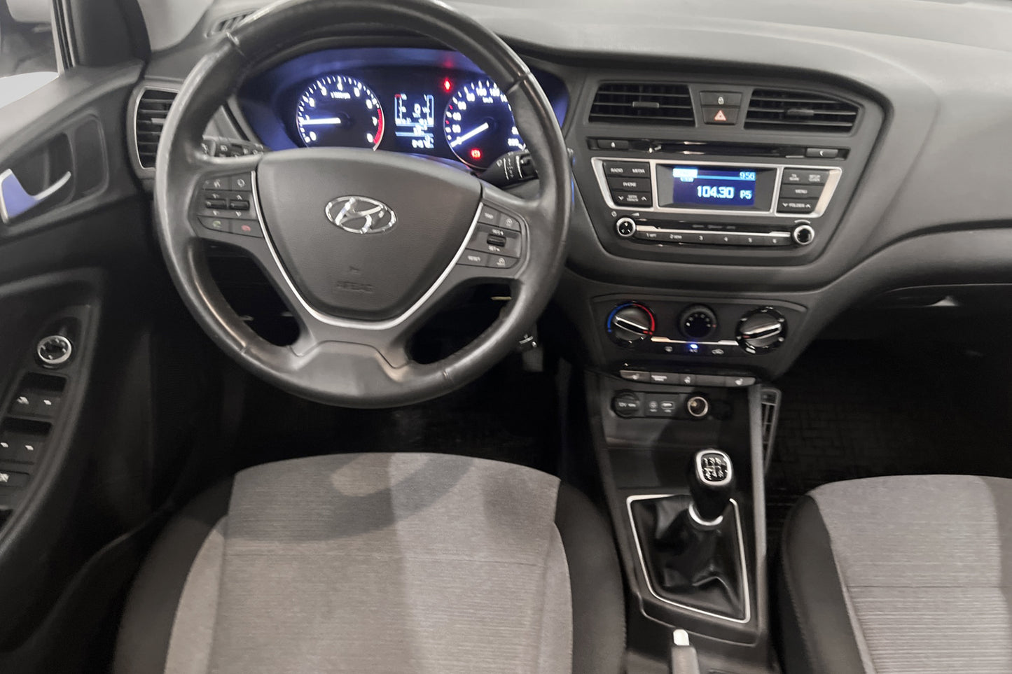 Hyundai i20 1.2 84hk Komfort Värm Sensorer Rattvärme Välserv