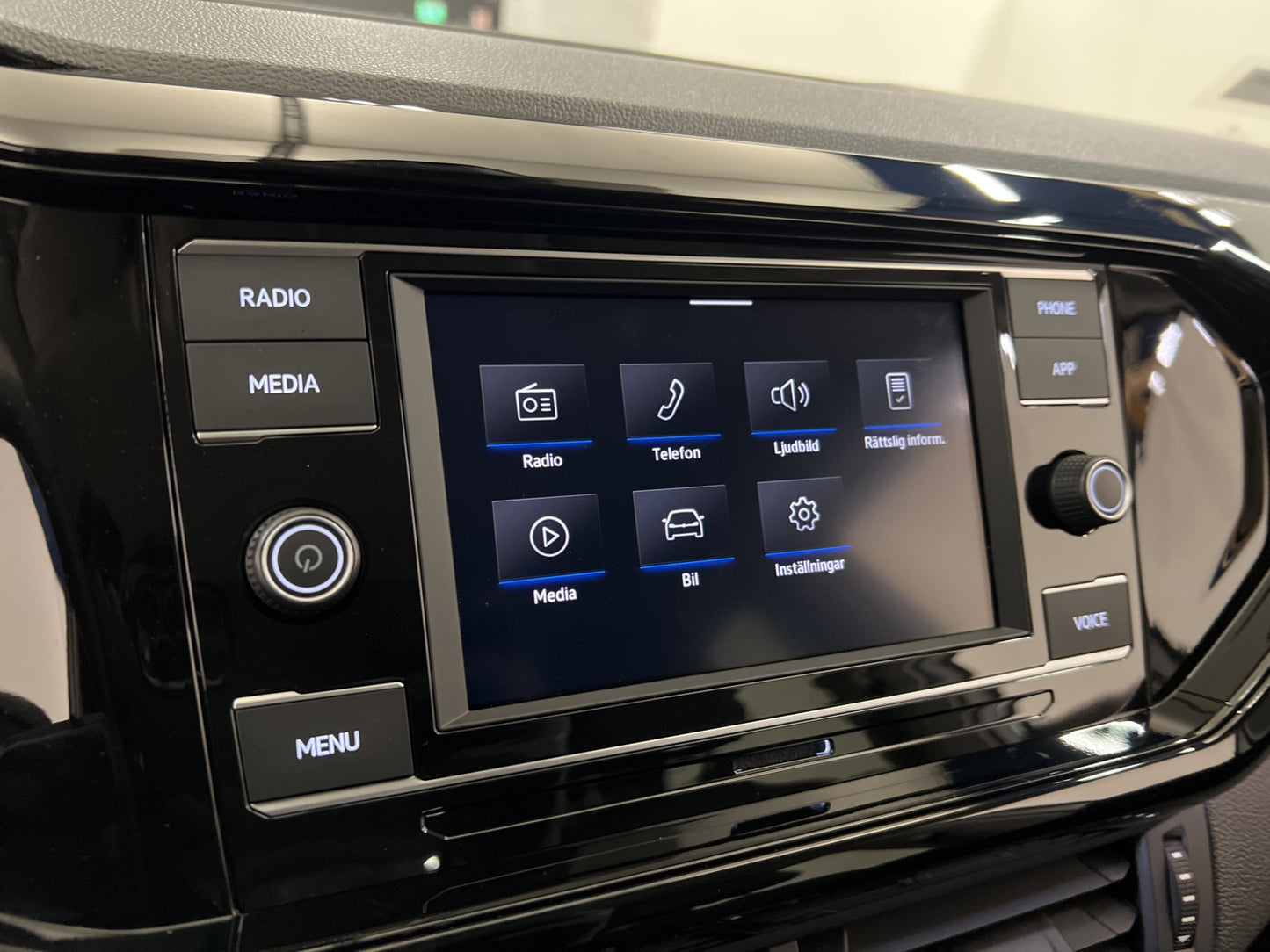 Volkswagen T-Cross GT TSI 110hk Plus CarPlay Sensorer MOMS