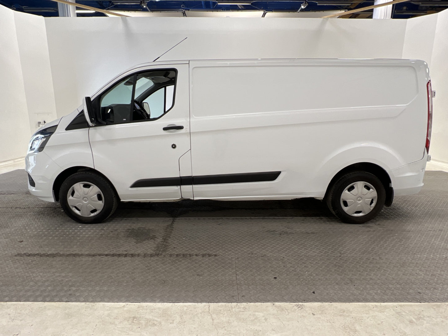 Ford Transit Custom L2 2.0 130hk Värmare Drag Sync-3 Moms