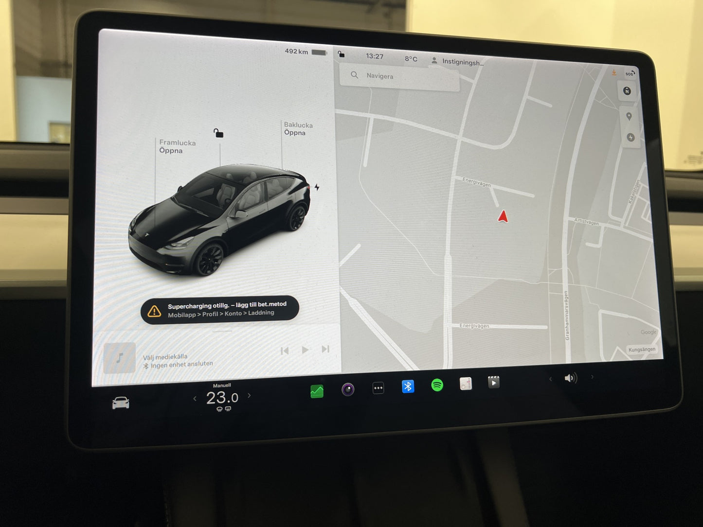 Tesla Model Y Long Range AWD 345hk Svensksåld Autopilot