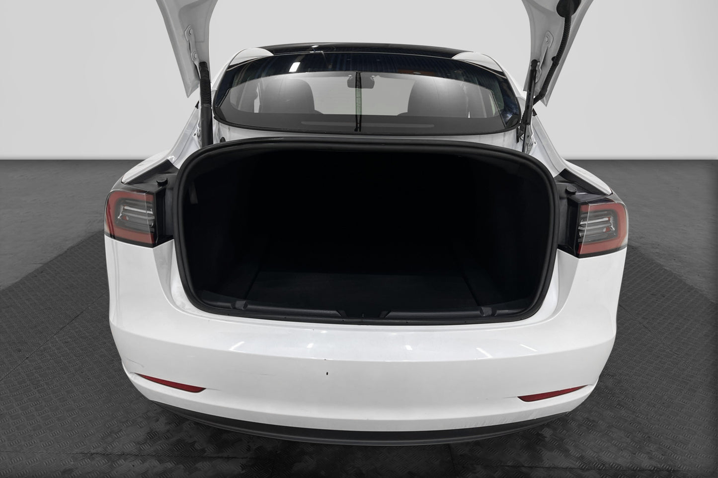 Tesla Model 3 Standard Range Plus 325hk Svensålsd MOMS AP