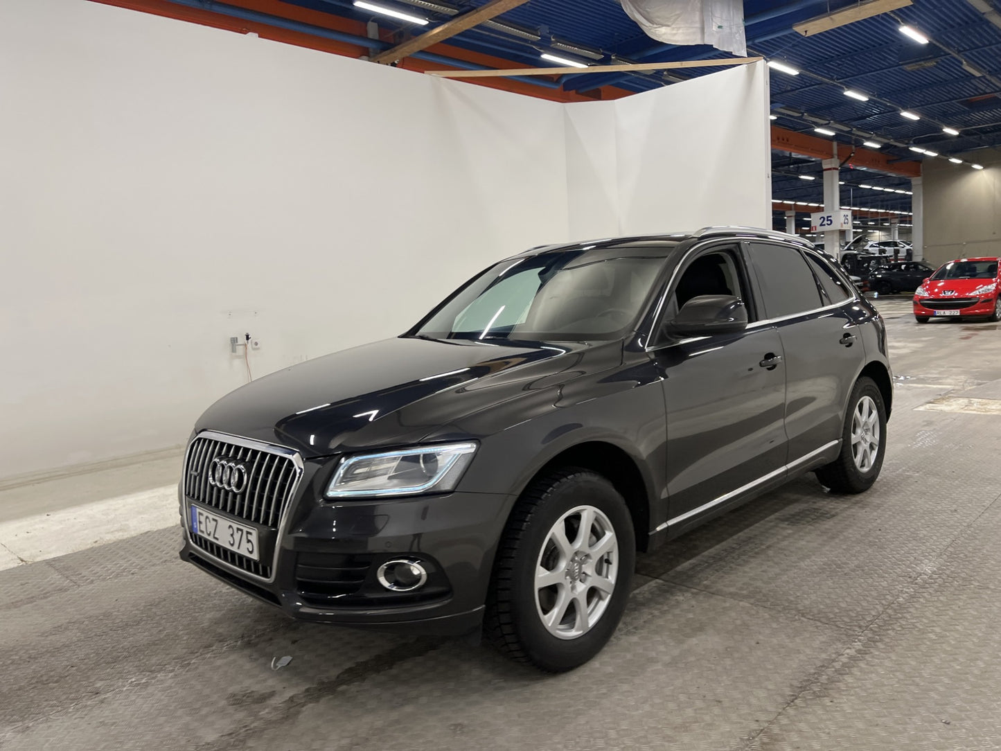 Audi Q5 TDI Quattro 177hk Design Panorama Sensorer Halvskinn