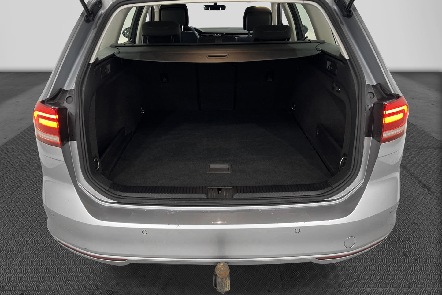 Volkswagen Passat 1.5 TSI 150hk P-Värm B-Kamera Dragkrok