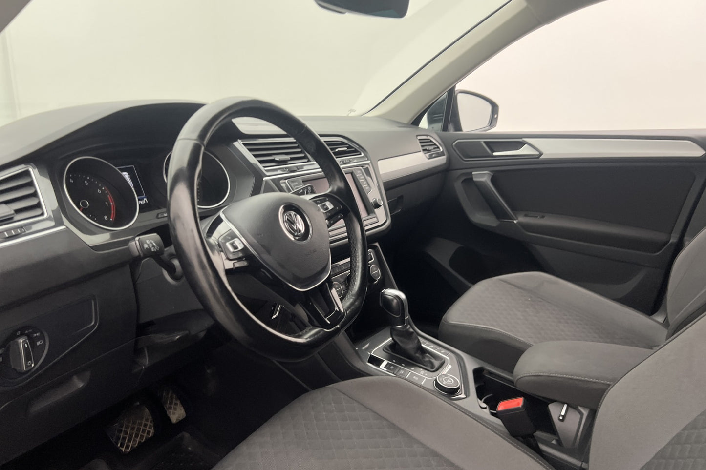 Volkswagen Tiguan 1.4 TSI 4M 150hk Executive P-Värm B-Kamera