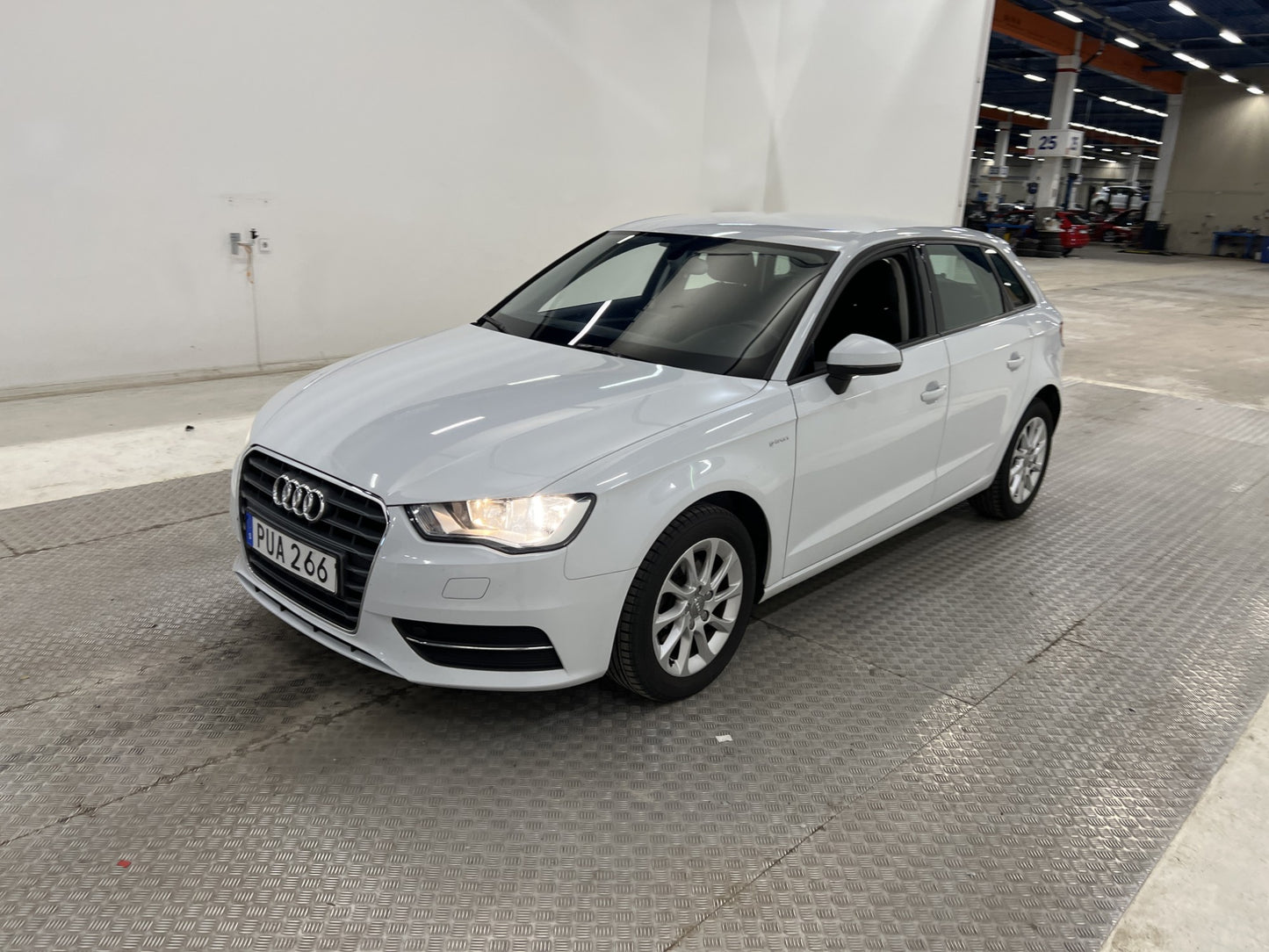 Audi A3 1.4 TFSI g-tron 110hk Attraction Värmare Farthållare