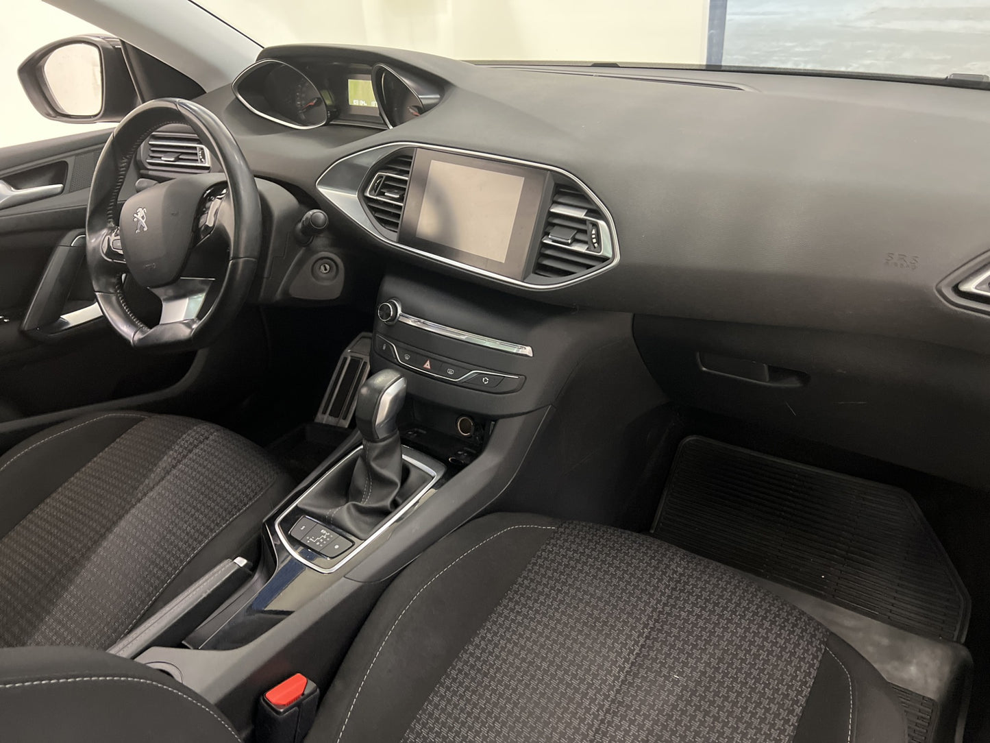 Peugeot 308 SW 130hk Active Panorama B-Kamera Navi BT