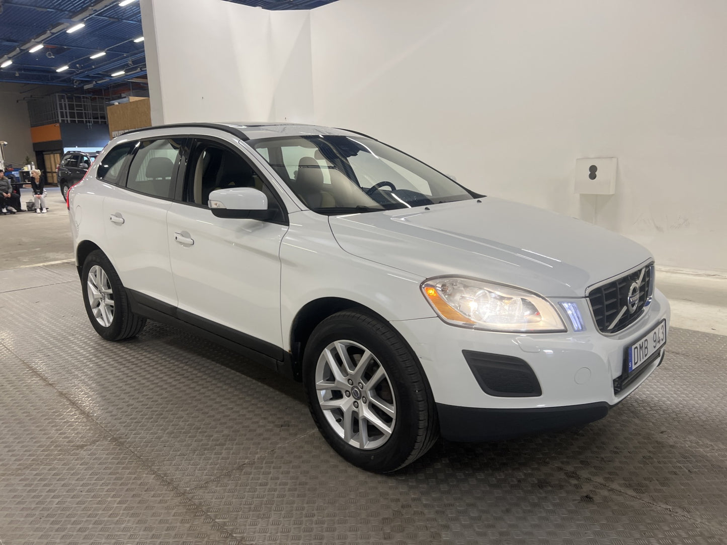 Volvo XC60 D3 163hk Kinetic Pano Skinn Drag M-Värm