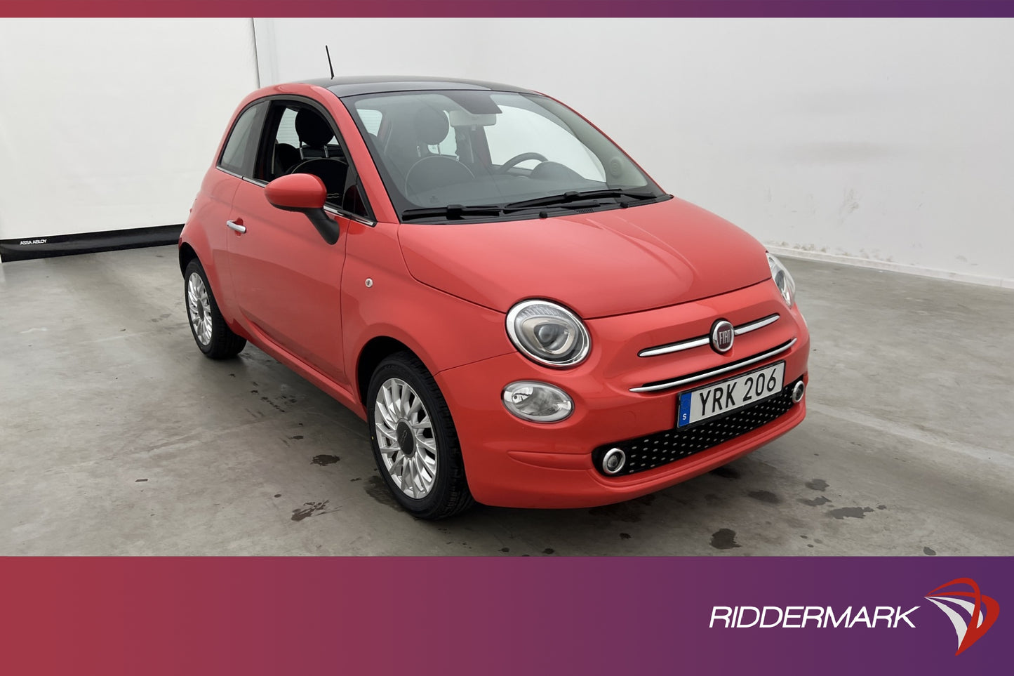 Fiat 500 1.2 69hk Lounge Panorama Sensorer CarPlay Välserv