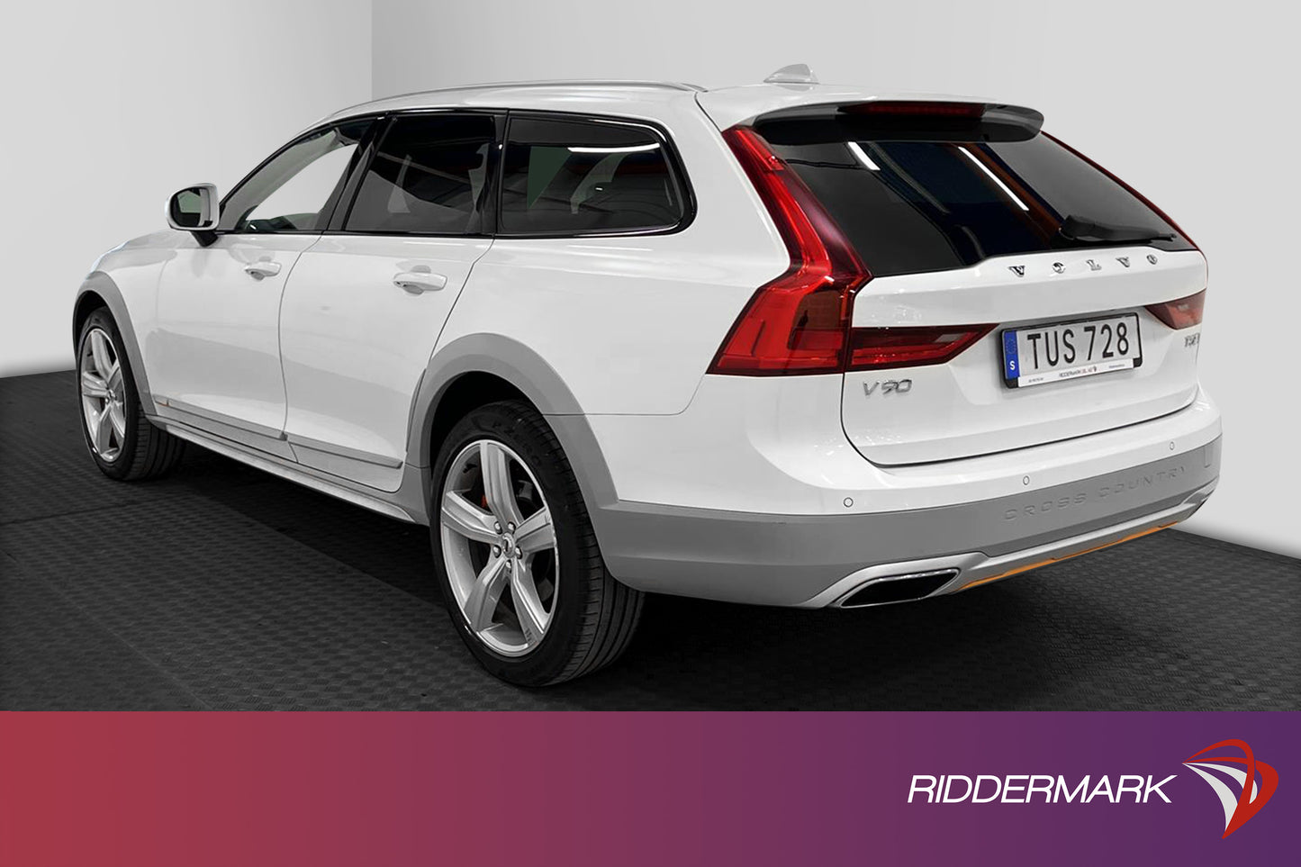 Volvo V90 Cross Country T5 AWD Ocean Race Pro Pano B&W