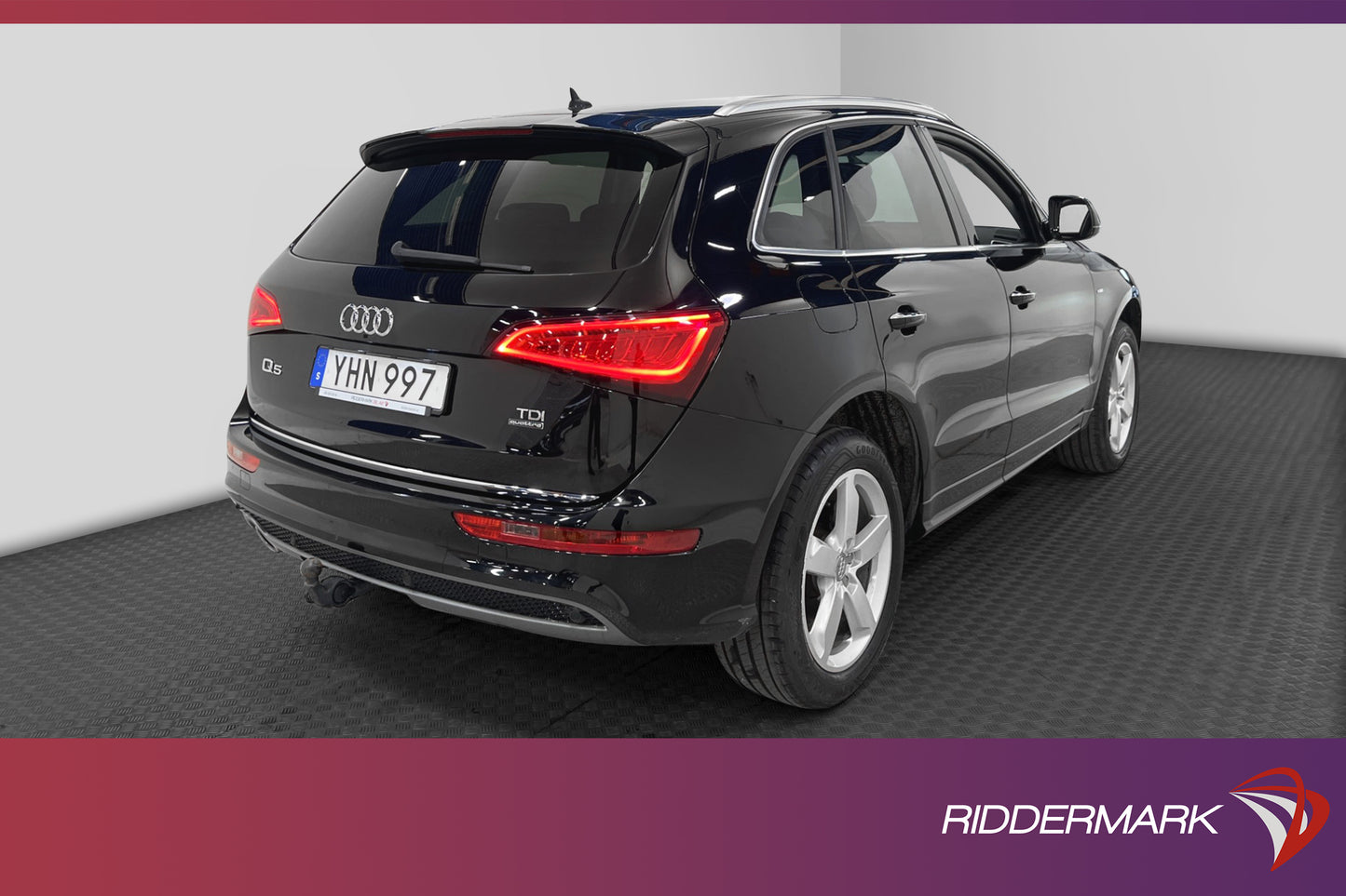 Audi Q5 2.0 TDI Quattro 190hk S-Line D-Värm Drag Nyservad