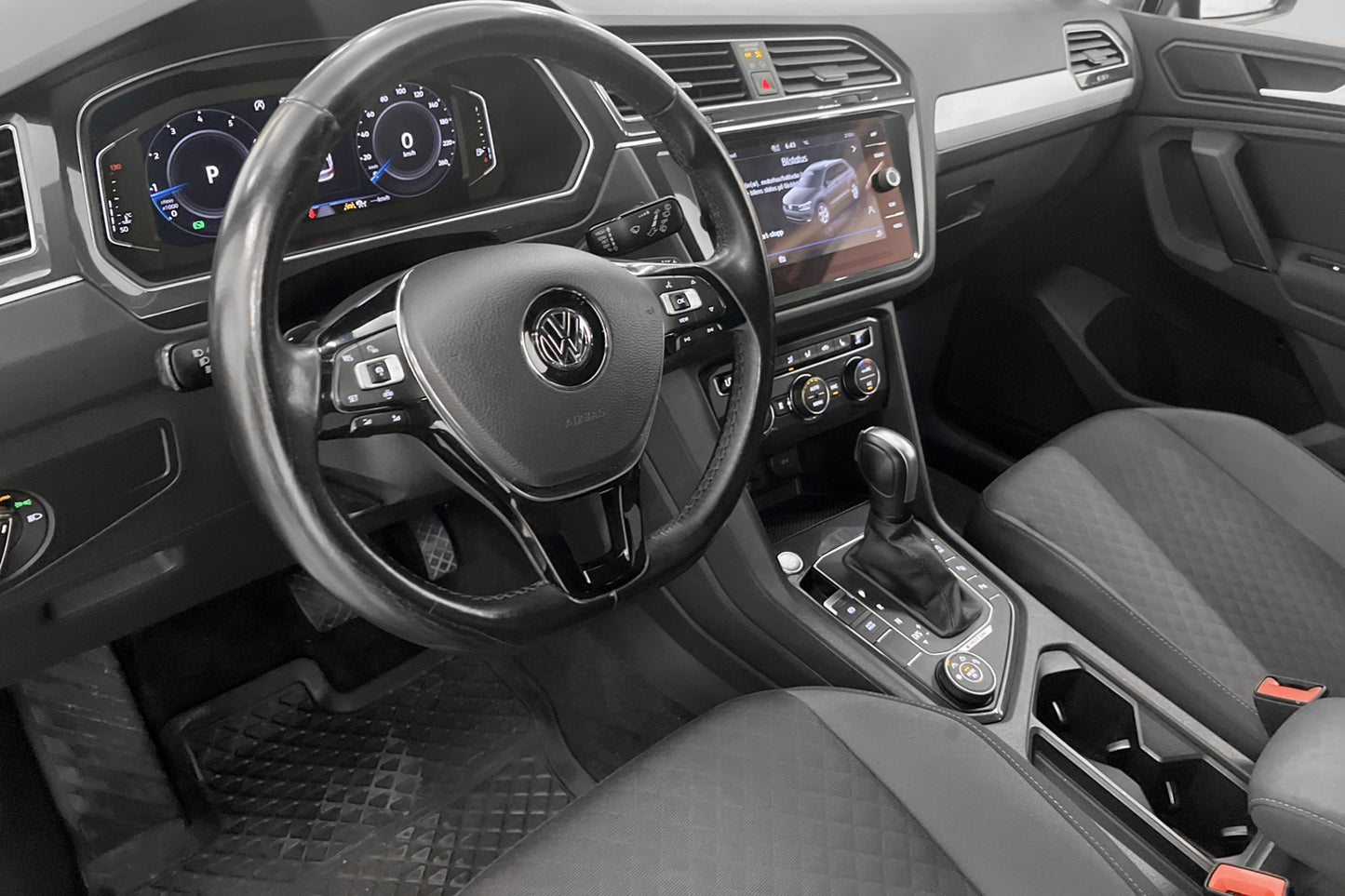 Volkswagen Tiguan 2.0 190hk 4M R-Line D-Värm Cockpit B-Kam