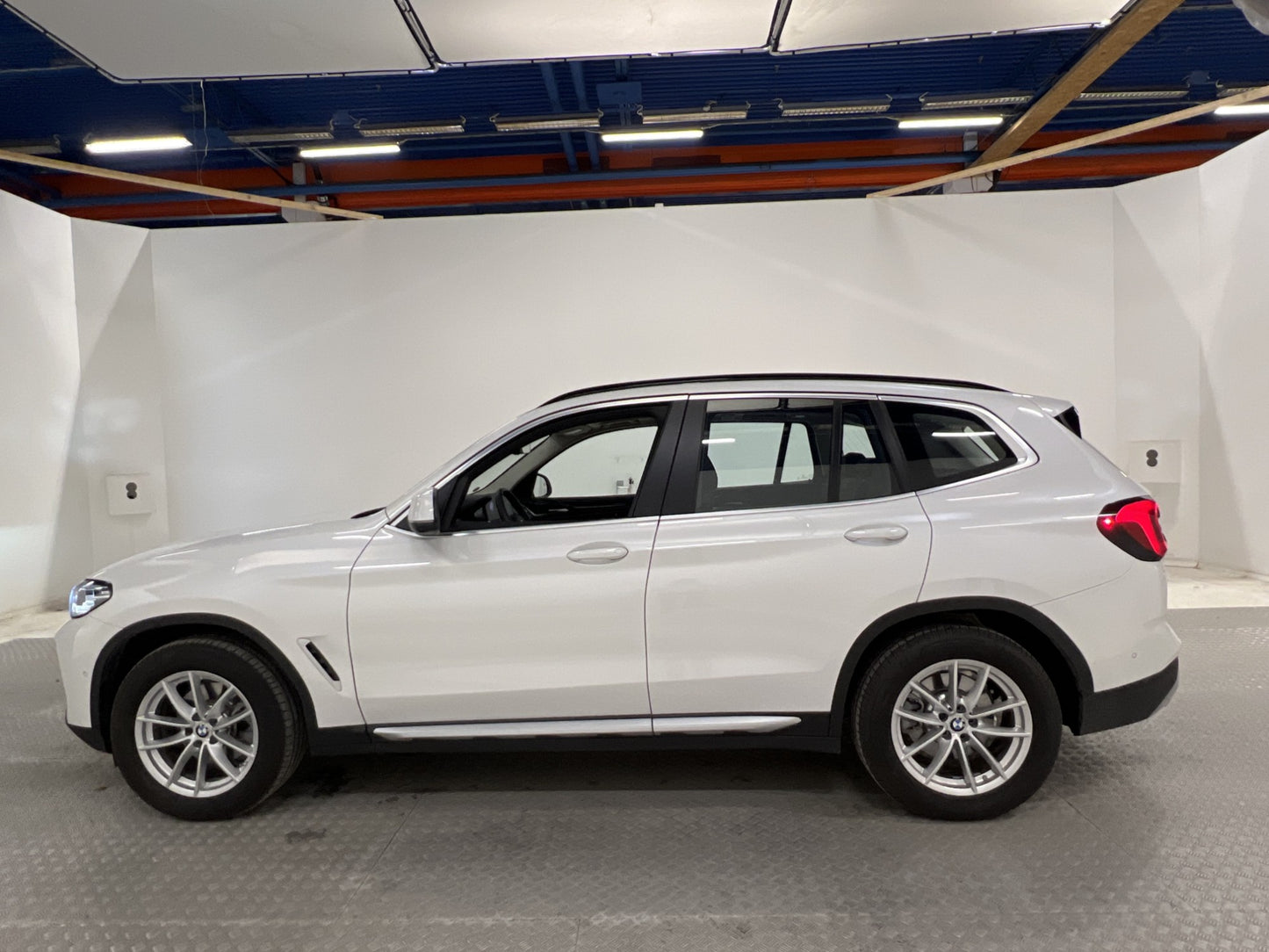 BMW X3 xDrive20i 184hk Pano 360° Skinn Driving-Assist Drag