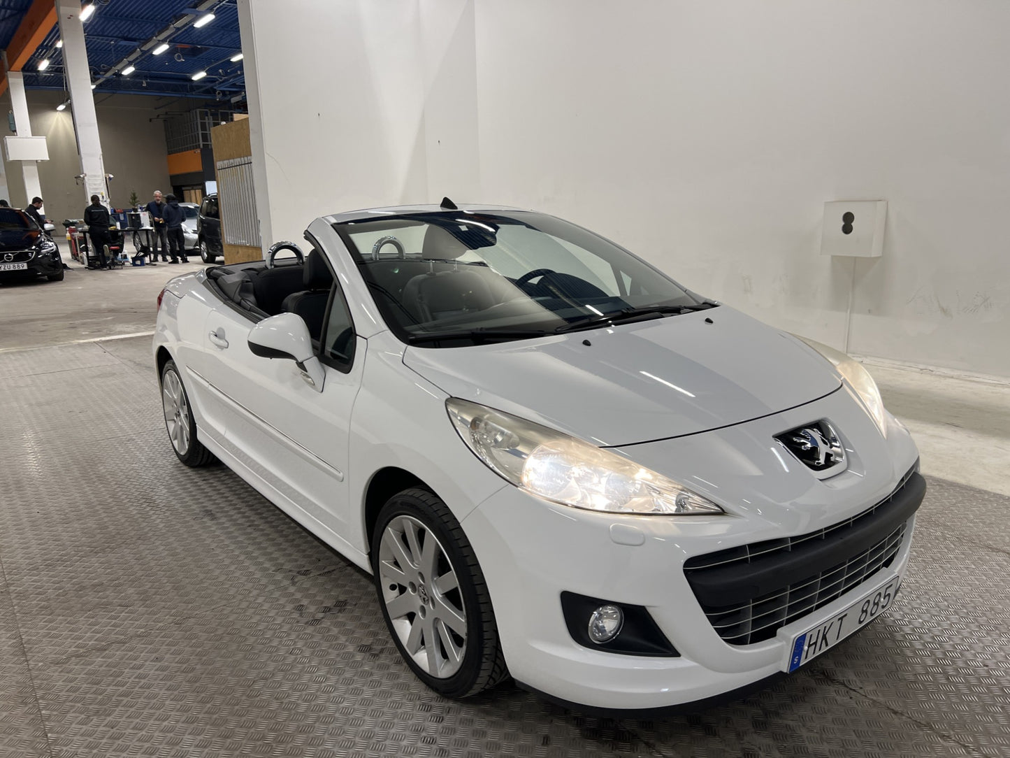 Peugeot 207 CC 1.6 VTi 120hk Helskinn Nyservad Dragkrok PDC