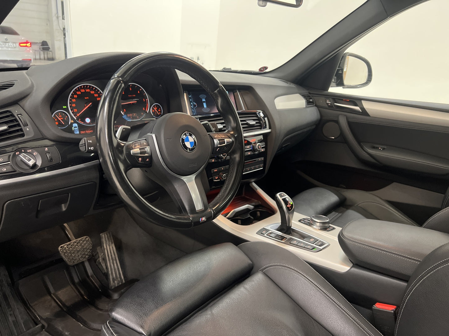 BMW X3 xDrive35d 313hk Värmare 360° Pano H/K Drag Skinn Navi