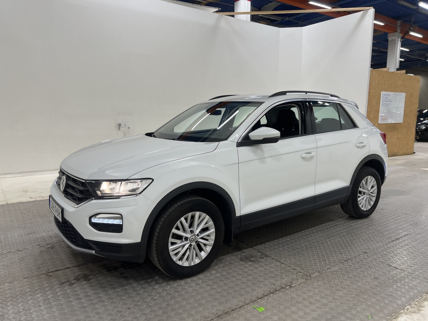 Volkswagen T-Roc 1.0 TSI 115hk Apple CarPlay Nyservad