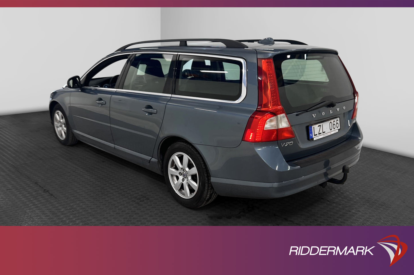 Volvo V70 1.6 DRIVe 115hk Momentum Halvskinn D-värm Drag