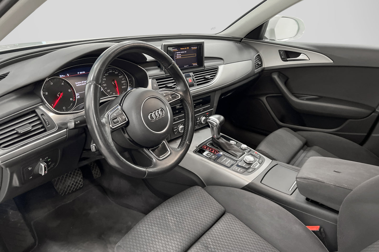 Audi A6 Avant 2.0 TDI 177hk Proline Sensorer Dragkrok