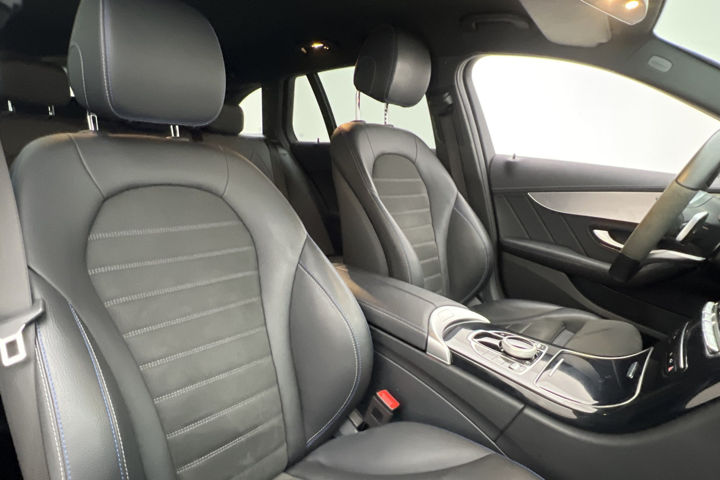 Mercedes-Benz C 220 T d 4M AMG Night Edition Cockpit 194hk