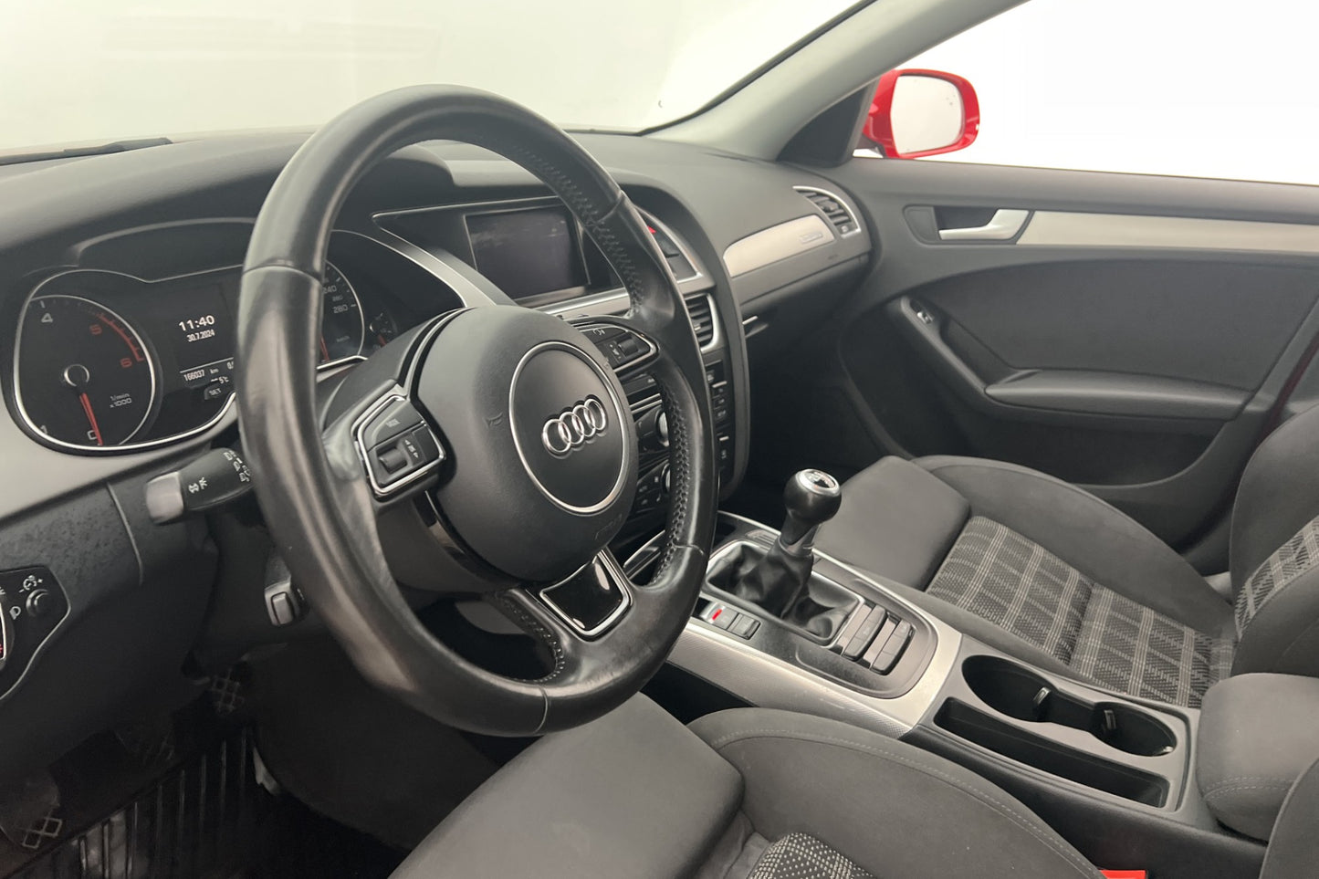 Audi A4 2.0 TDI Quattro Comfort Sensorer Dragkrok 0,53l/mil