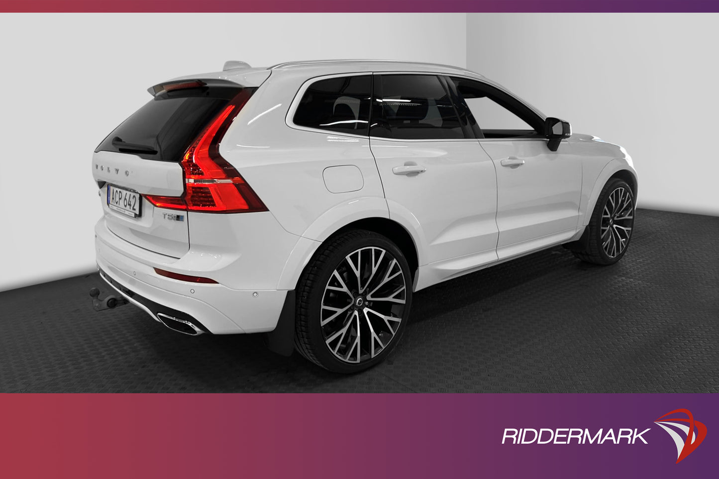 Volvo XC60 T5 AWD 250hk R-Design VOC Pano HUD Navi BLIS Drag