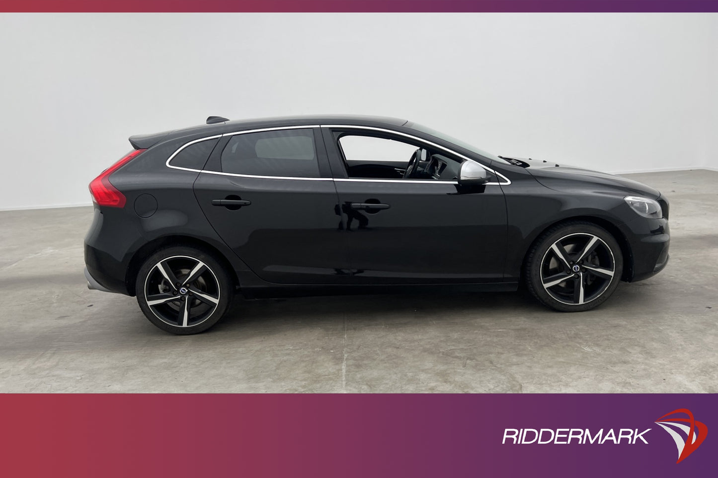 Volvo V40 D3 R-Design VOC Värm Pano Skinn Sensoer Navi BLIS