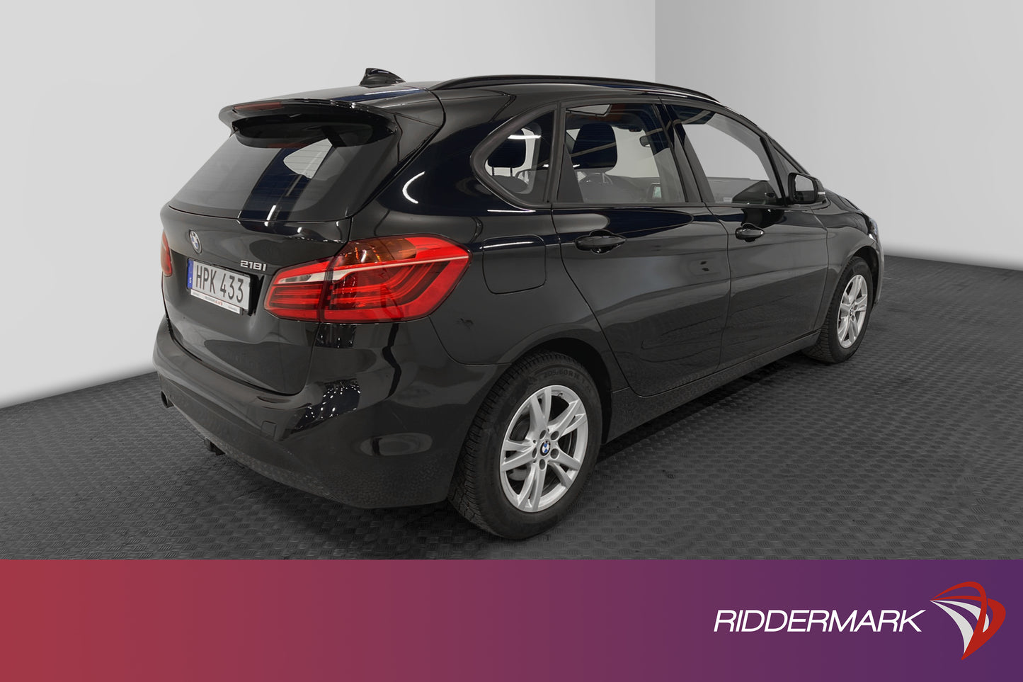 BMW 218i Active Tourer 136hk B-kamera Keyless Drag Nyservad