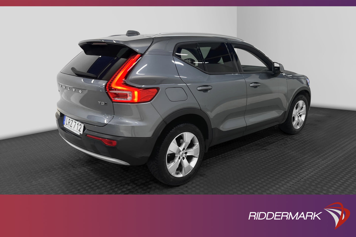 Volvo XC40 T5 AWD 247hk Momentum 360° Navi Värmare Blis VOC