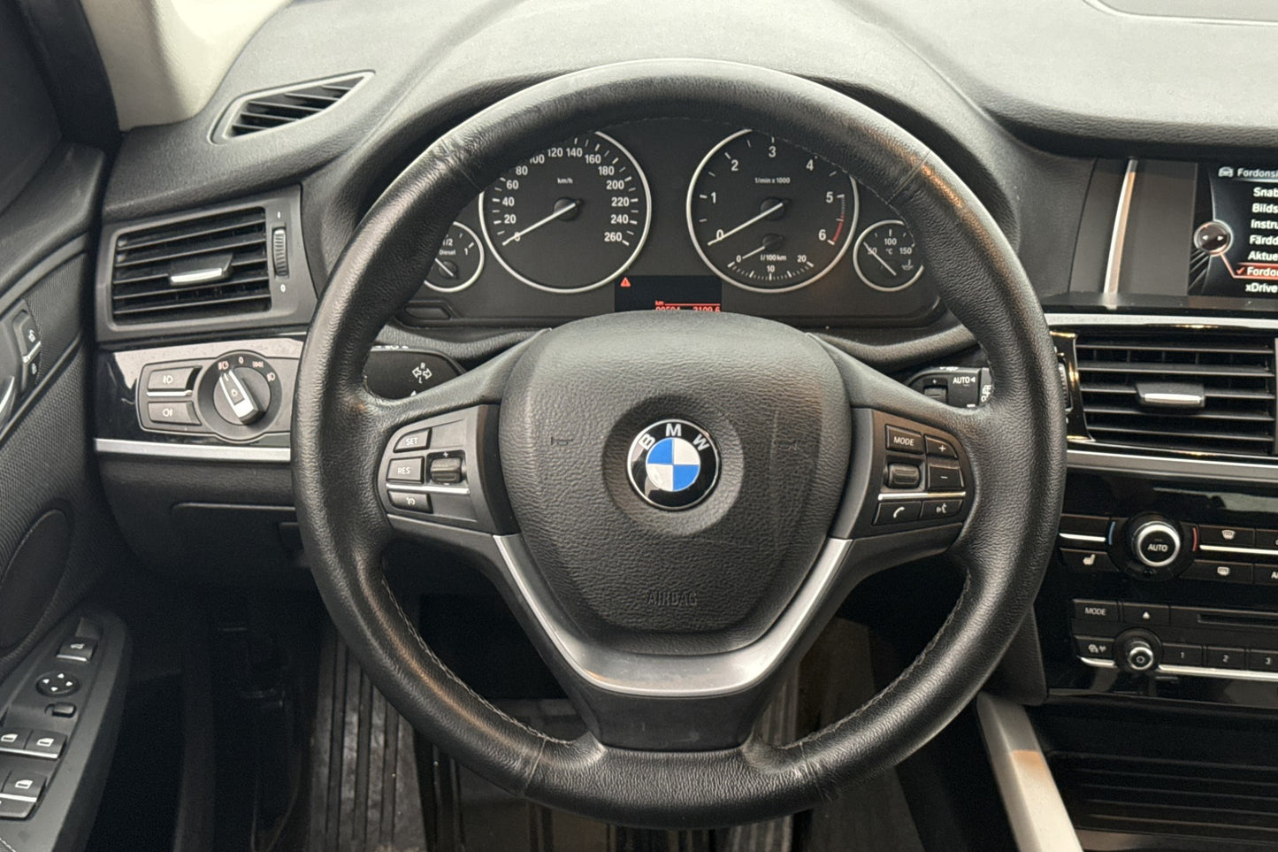 BMW X3 xDrive20d 190hk Värmare HiFi Sensorer Keyless