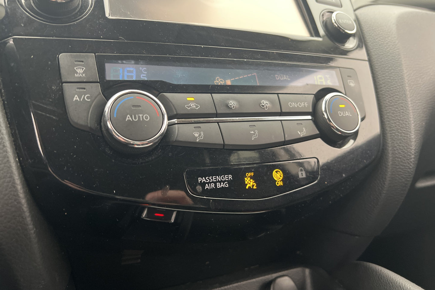 Nissan Qashqai 110hk N-Connecta 360° Navi Keyless Välserv