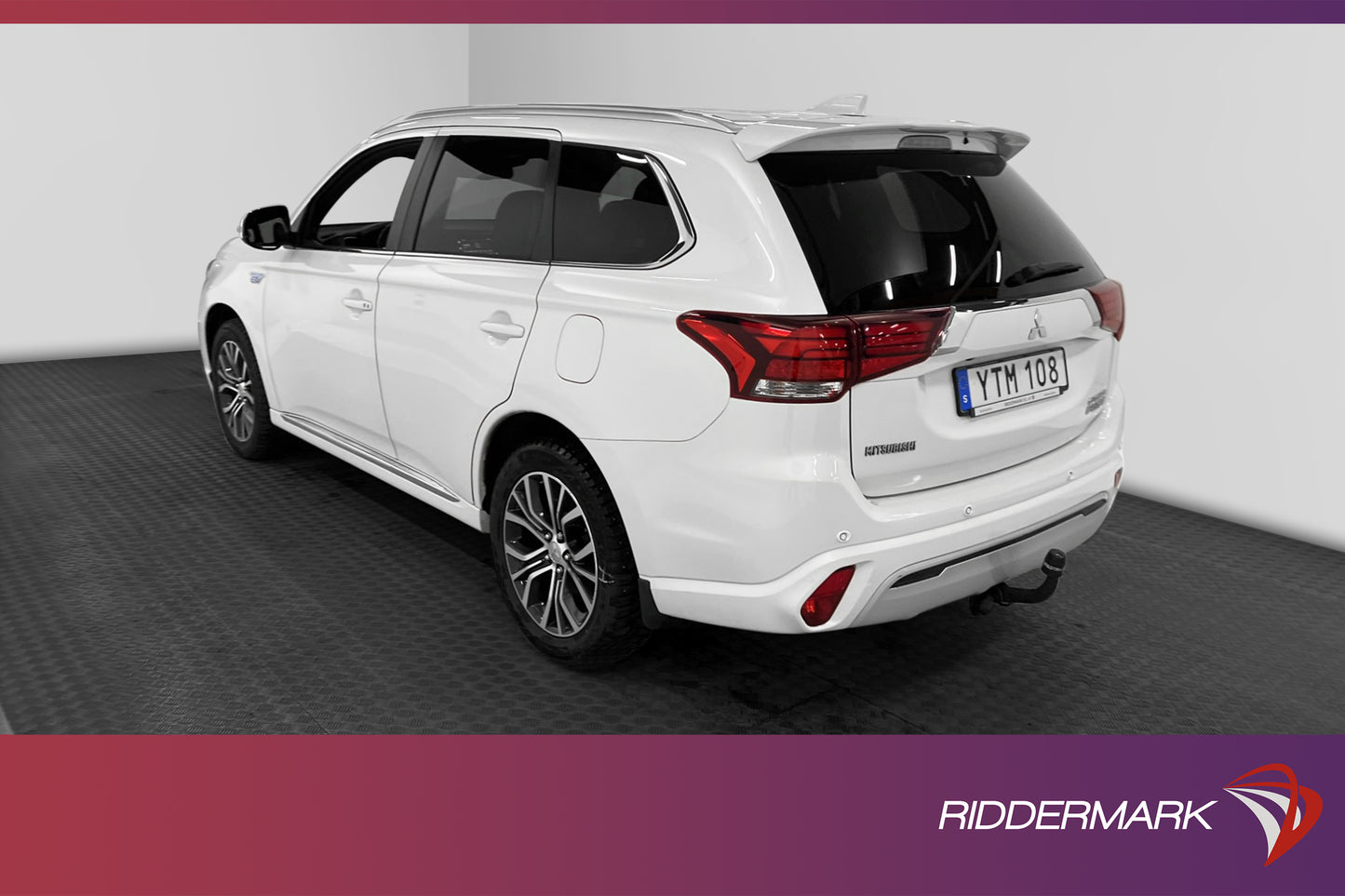 Mitsubishi Outlander P-HEV Hybrid 4WD Business X 360° Drag