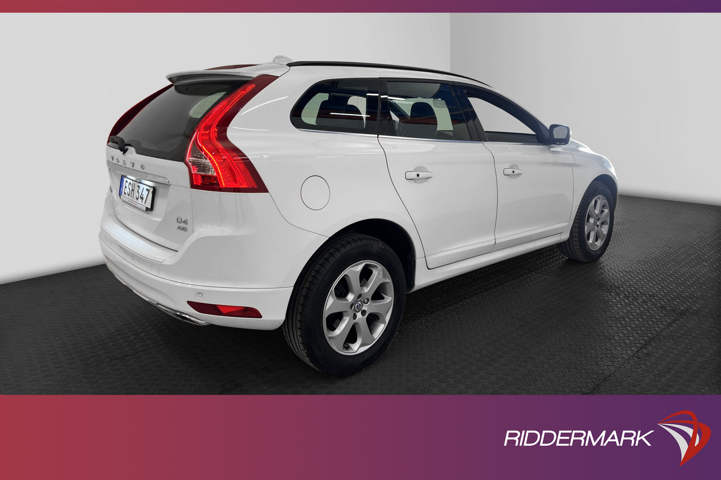 Volvo XC60 D4 AWD 181hk Momentum Panorama VOC P-värmare