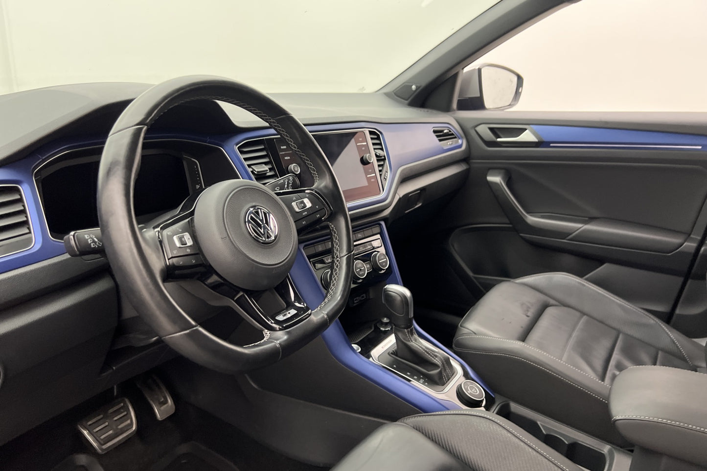 Volkswagen T-Roc R 4M 300hk Cockpit Akra Beats Skinn Drag