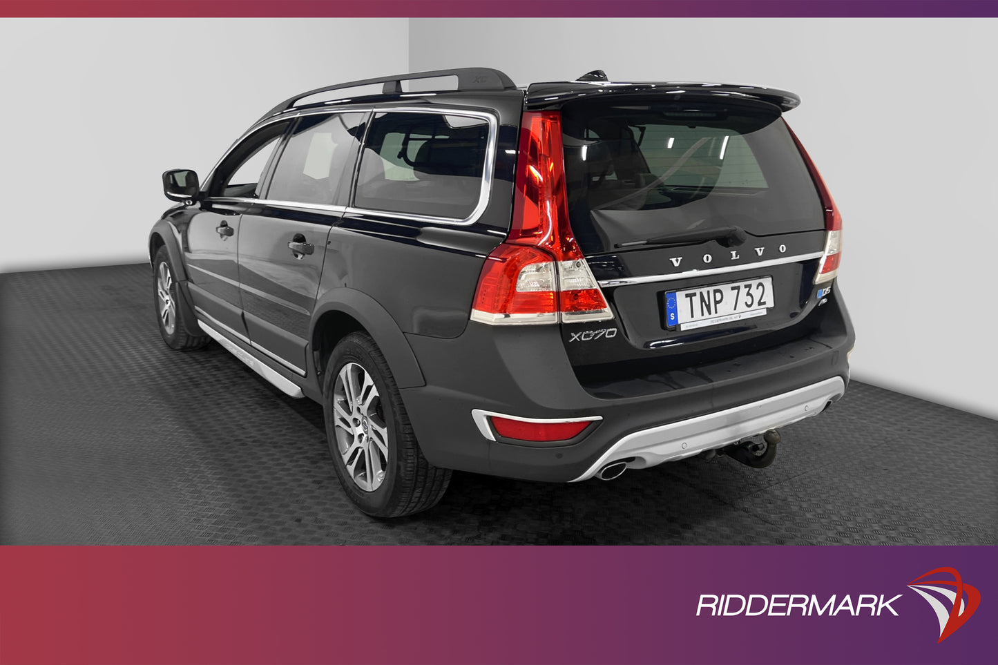 Volvo XC70 D5 AWD Summum T-lucka Navi Voc D-värm DVD Skinn