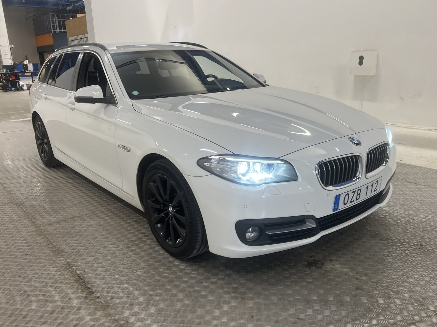 BMW 520 d xDrive Touring 190hk Skinn Dragkrok Euro 6