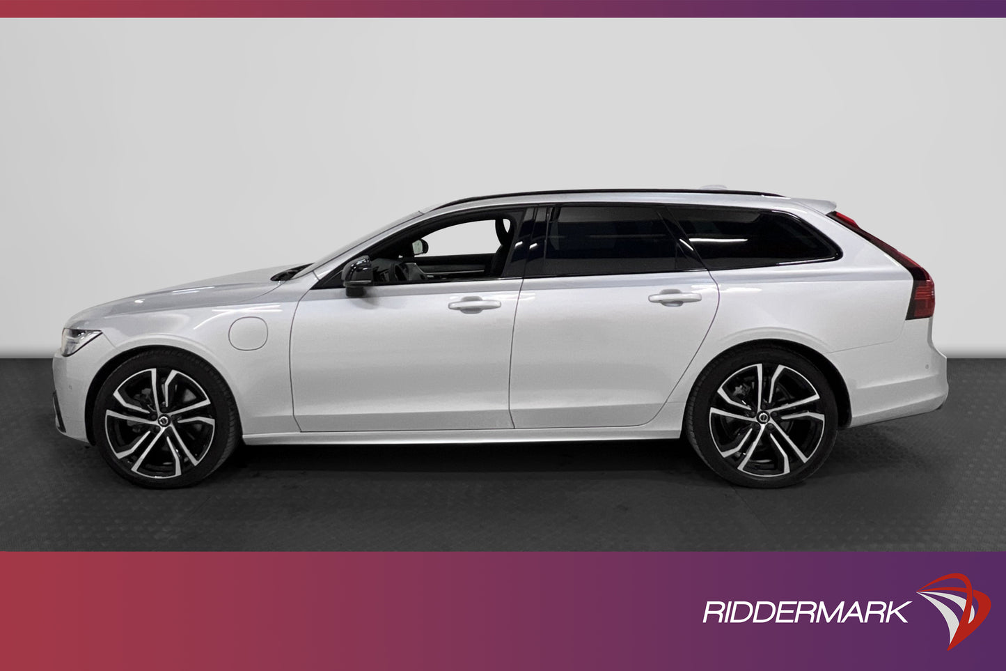 Volvo V90 T8 AWD Recharge 456hk R-Design B&W Pano 360° MOMS