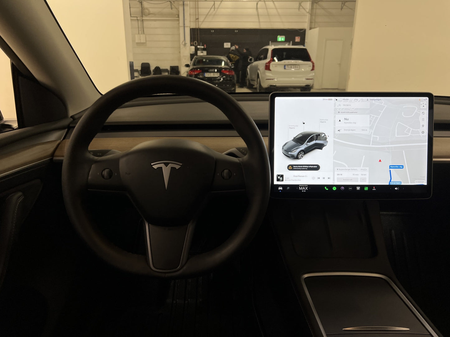 Tesla Model Y Long Range AWD 345hk Svensksåld Rattvärme AP