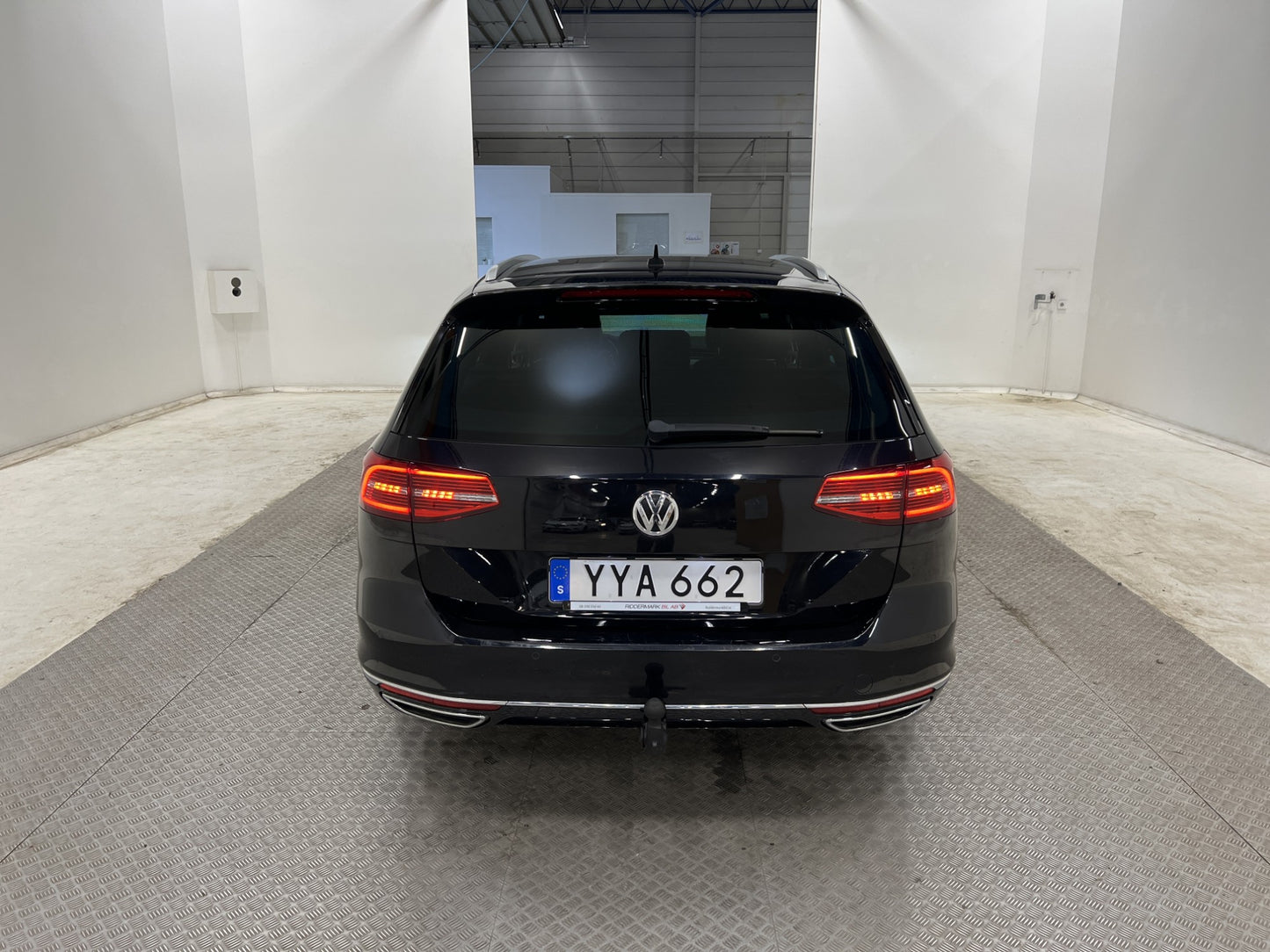 Volkswagen Passat 2.0 TDI 4M 240hk Full R-line Cockpit B-kam