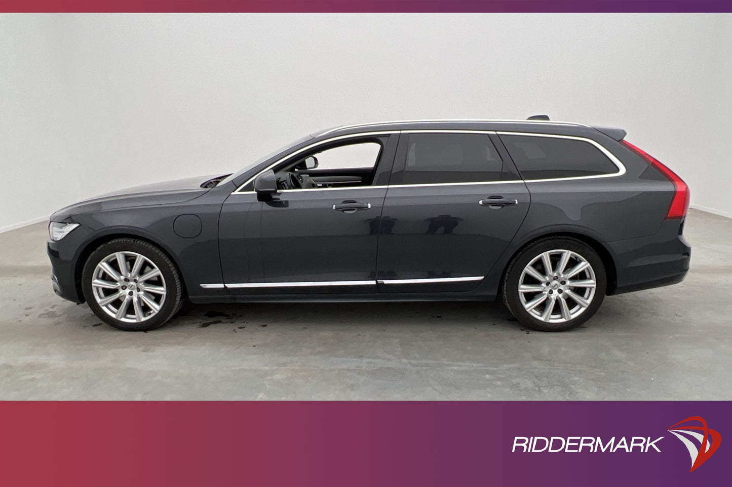 Volvo V90 Recharge T8 AWD 390hk Inscription Pano B&W Drag