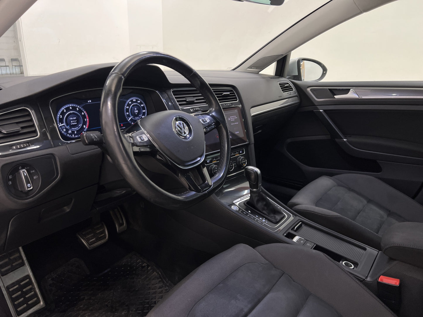 Volkswagen Golf Alltrack 4M 180hk Pano Cockpit Värm Dynaudio