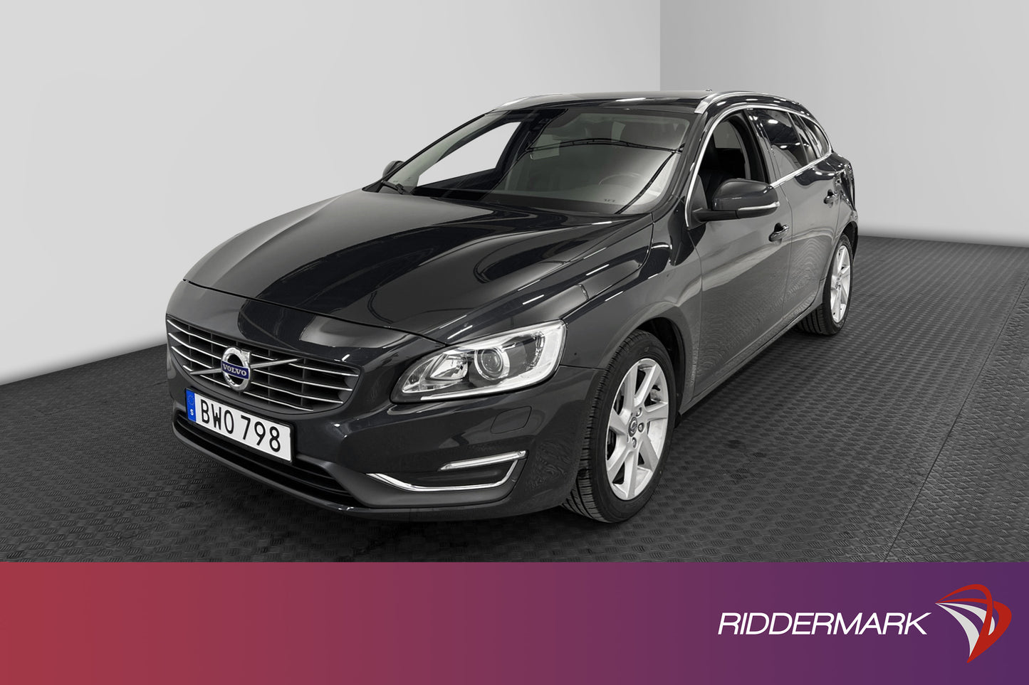 Volvo V60 D4 AWD 181hk Summum VOC Värmare Drag Välservad