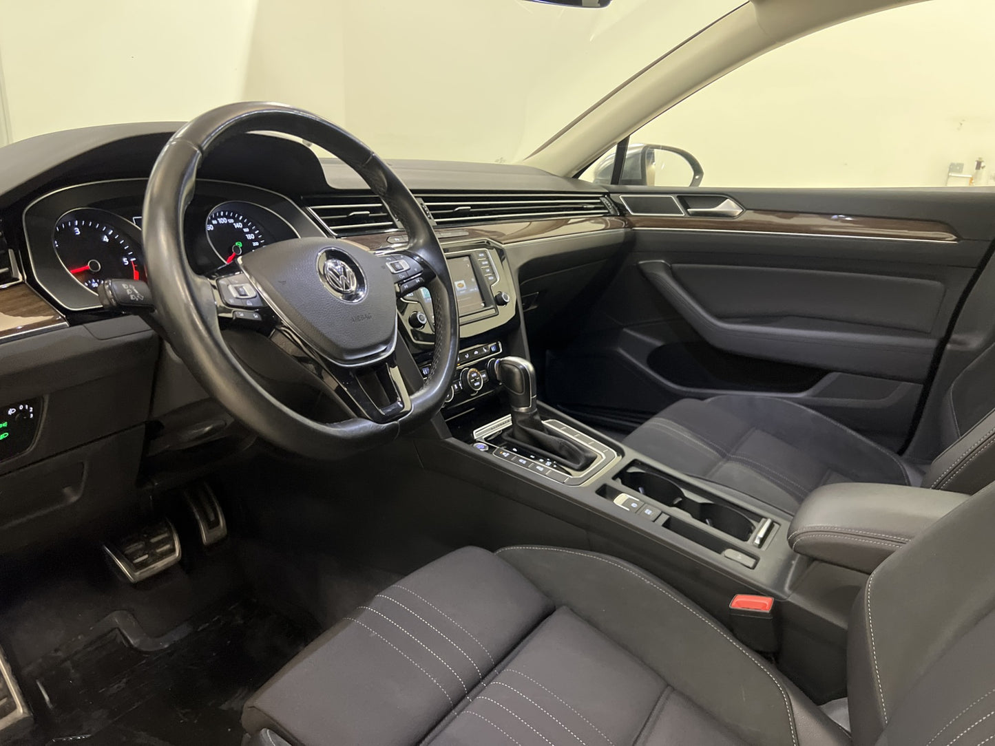 Volkswagen Passat Alltrack 4M 190hk Värmare Kamera Dragkrok