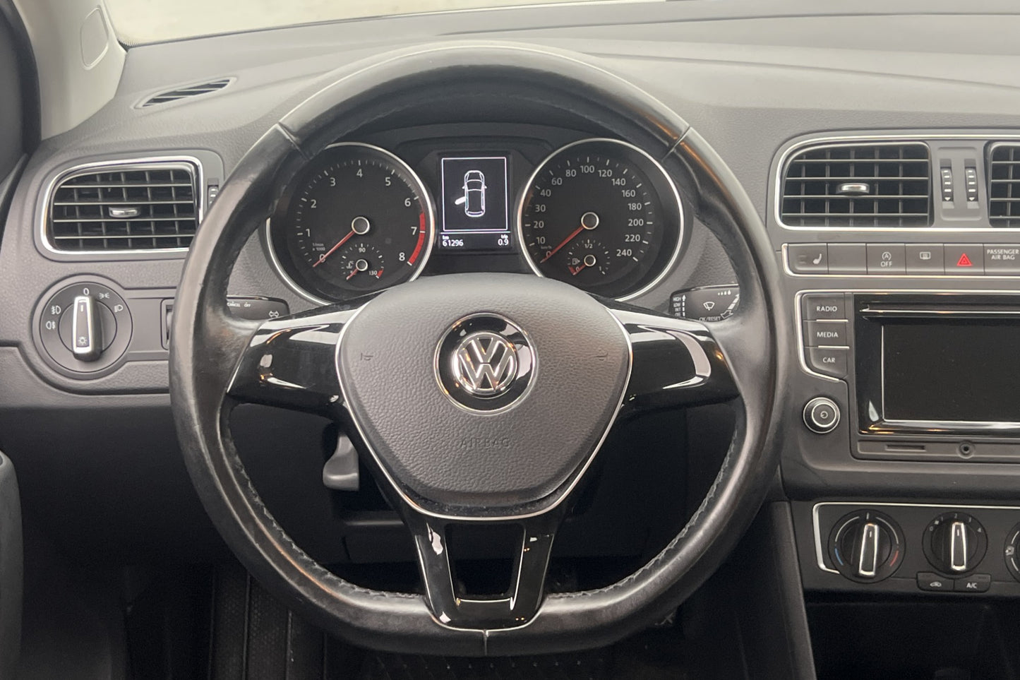 Volkswagen Polo TSI 90hk R-Line Sensorer Farthållare Välserv